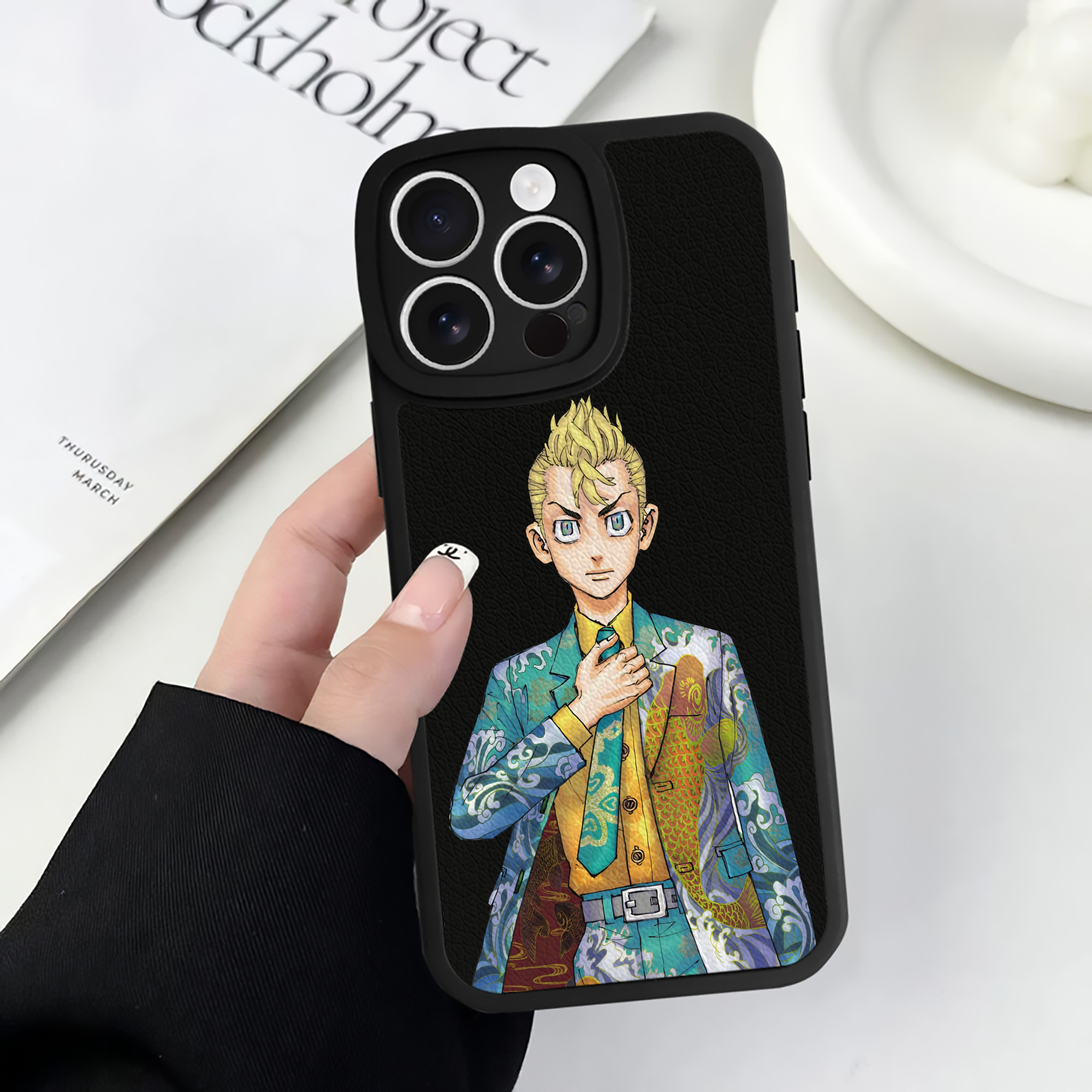 （画像用） 東京リベンジャーズ Tokyo Revengers 【iPhone 16シリーズ対応】シリコンスマホケース（レザー調） 材質：シリコン
